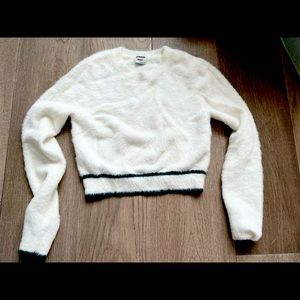 I am now pregnant and won’t fit into this anymore